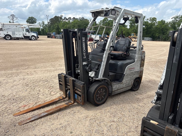 #16275-•-2015-nissan-cf50-forklift-image-1