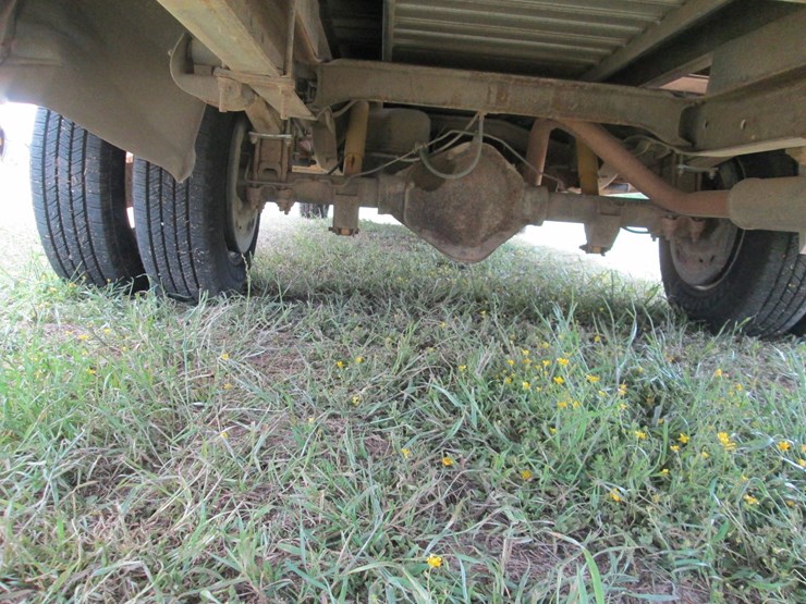 2000-gmc-3500-image-7