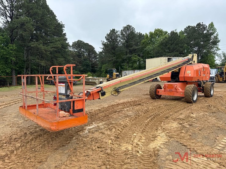 2014-jlg-800s-image-2