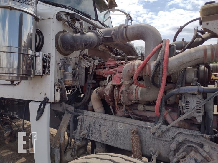 peterbilt-389-image-52