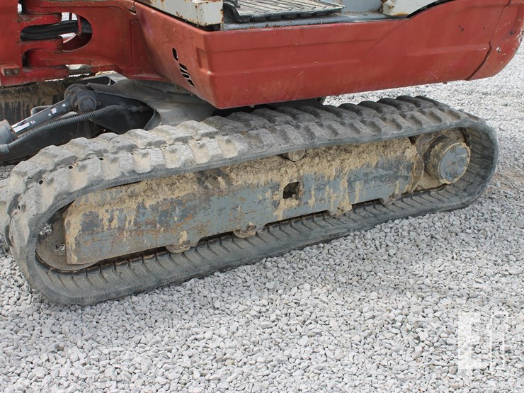takeuchi-tb235-image-11