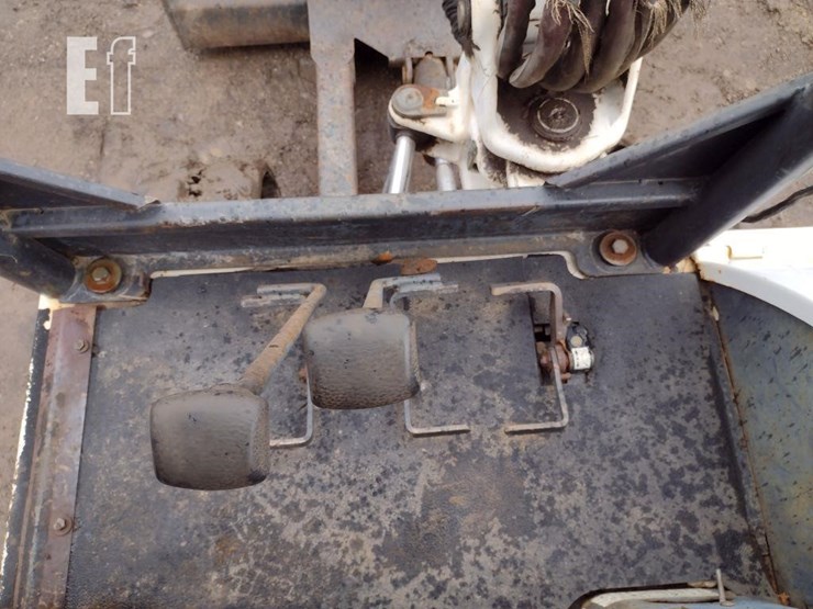 2004-bobcat-331g-image-8