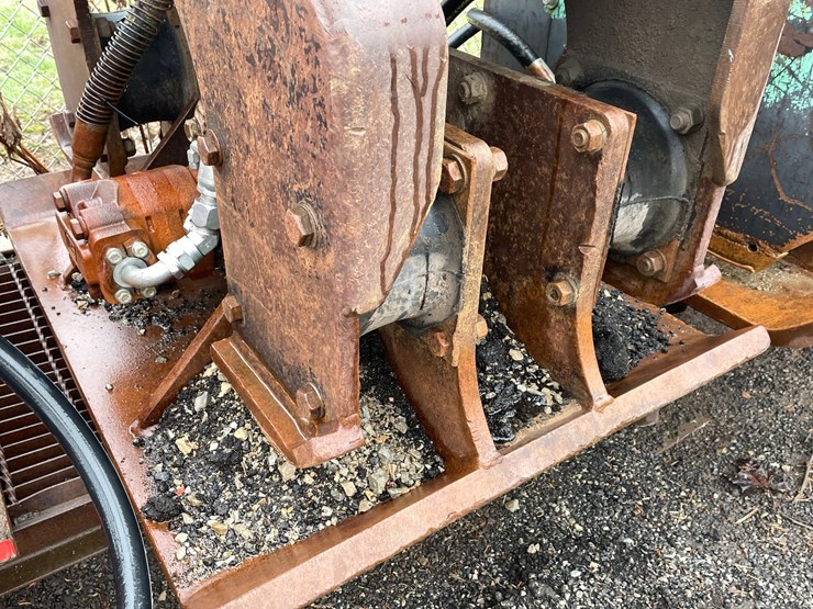 #5039-•-hydraulic-plate-compactor-attachment-image-3