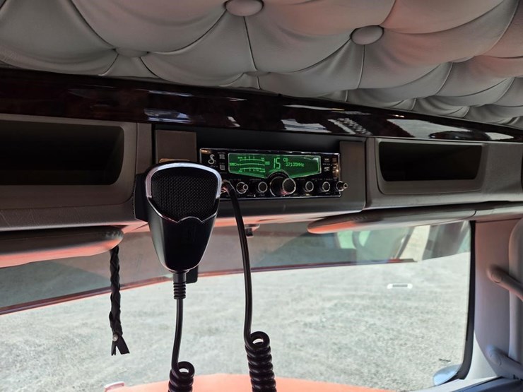 2026-kenworth-t800-image-28