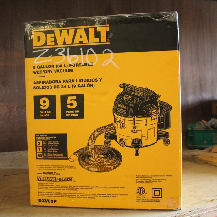 #2021 • DEWALT 9 GALLON PORTABLE WET/DRY VACUUM