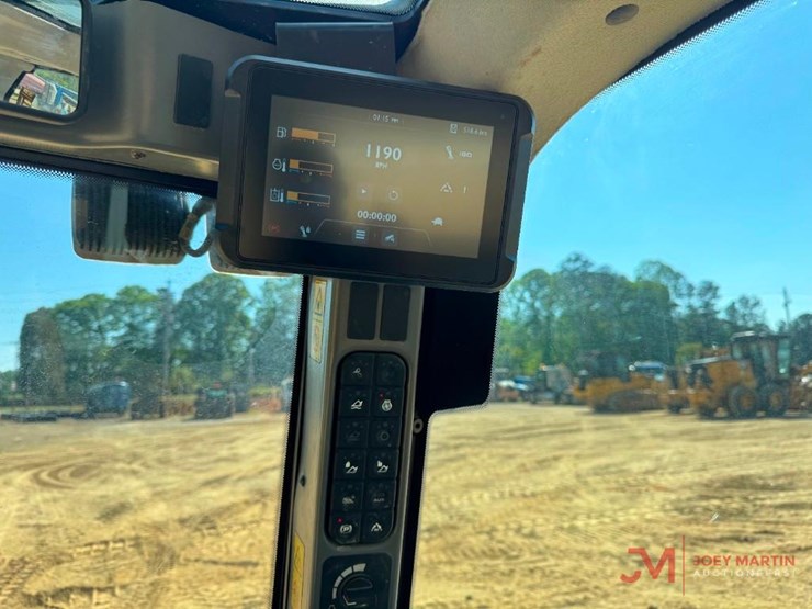 2023-jcb-2ts-7t-image-17