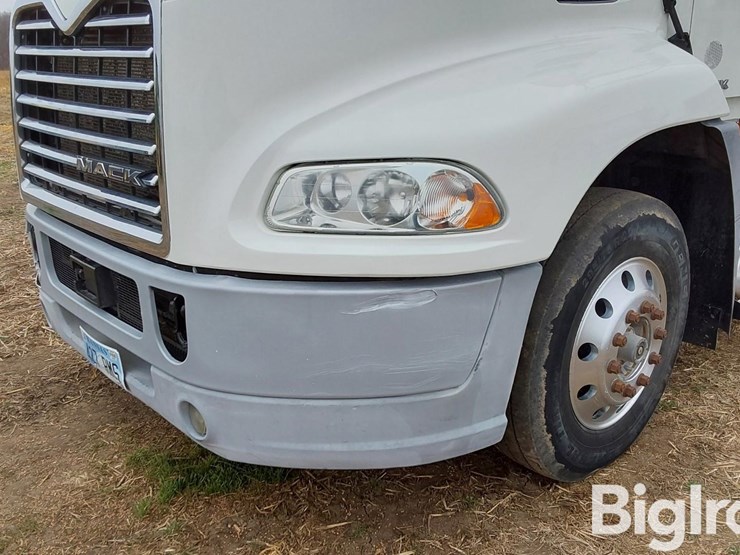 2015-mack-pinnacle-cxu613-t/a-truck-tractor-image-16