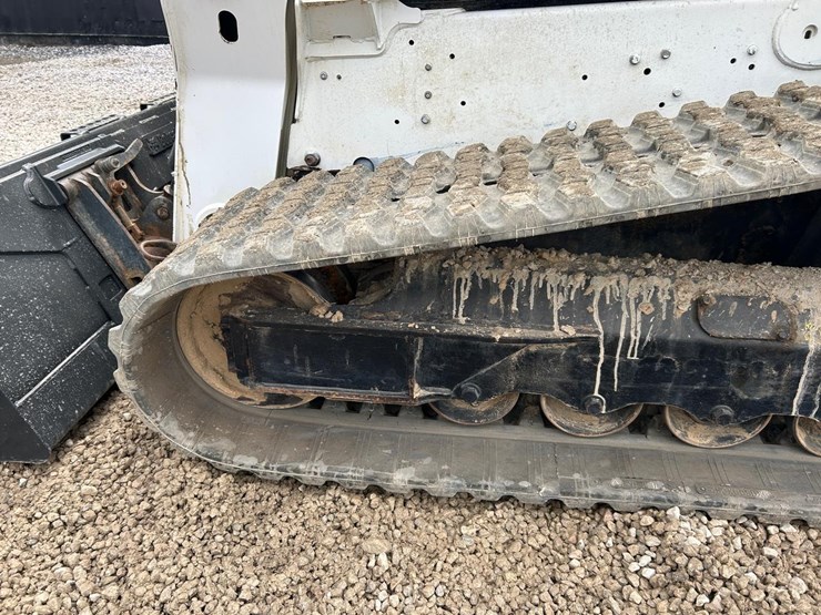 2022-bobcat-t770-image-17