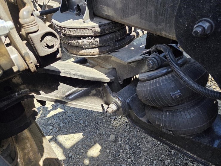 2026-kenworth-t800-image-54
