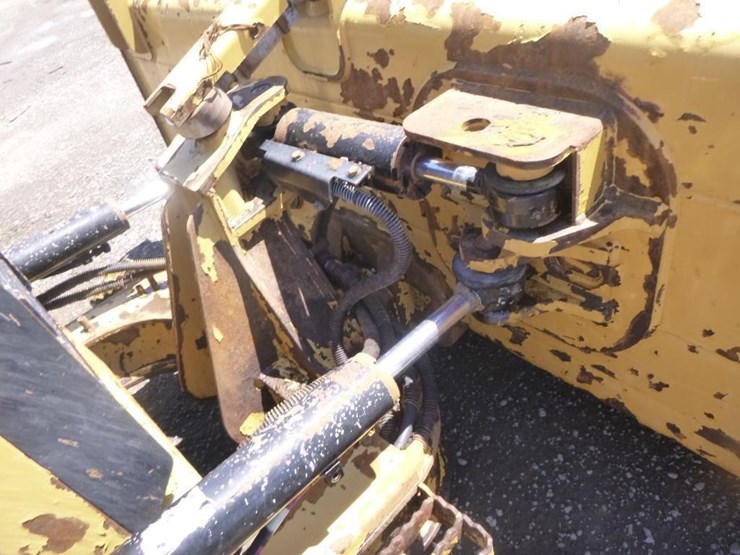 2018-caterpillar-d5k2-xl-image-17