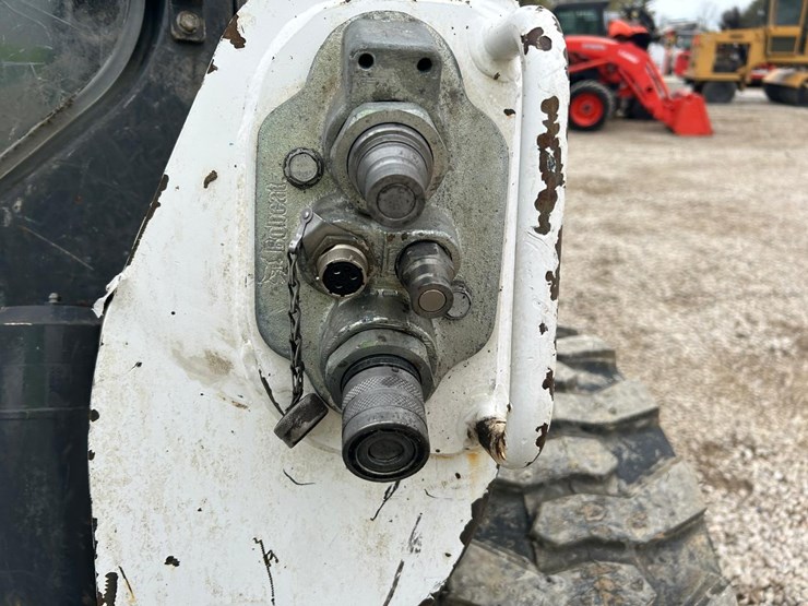 2019-bobcat-s740-image-11