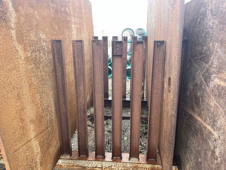 #5075-•-homemade-metal-storage-rack-image-9