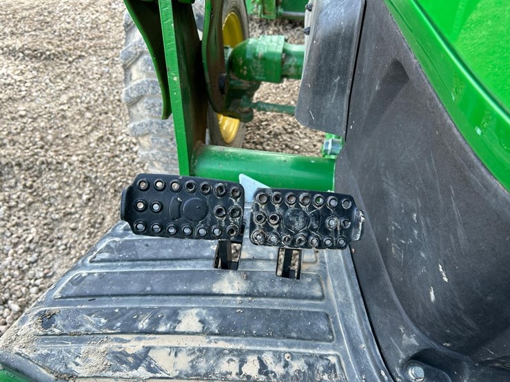 2024-john-deere-4044r-image-27