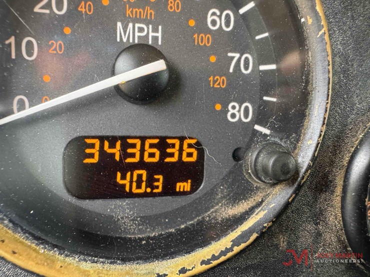 2019-peterbilt-348-image-29