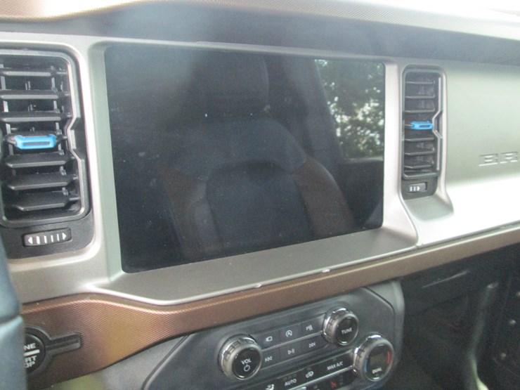 2023-ford-bronco-image-31