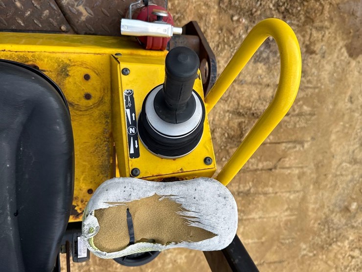 2006-wacker-neuson-rd27-120-image-17