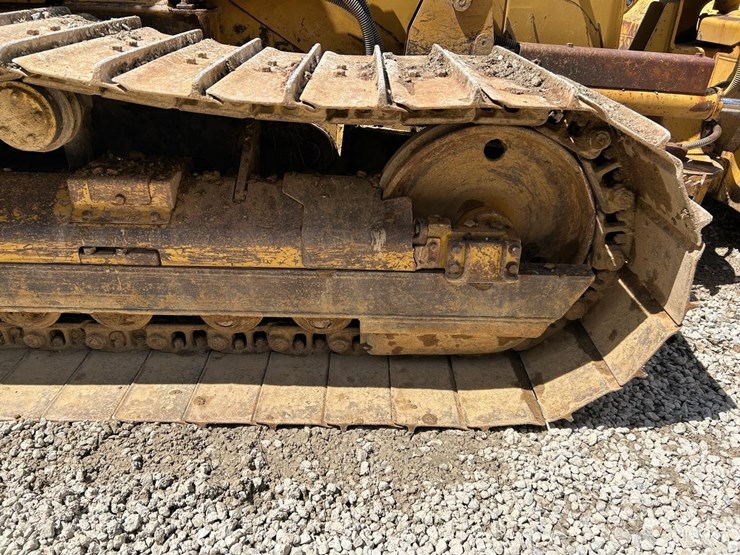 caterpillar-d4g-lgp-image-14