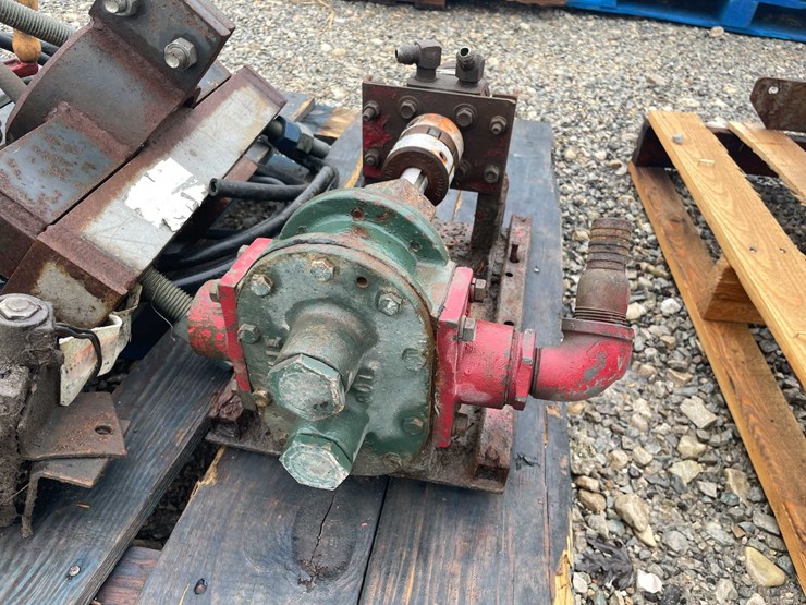 #5087-•-pallet-of-pump-parts-image-3
