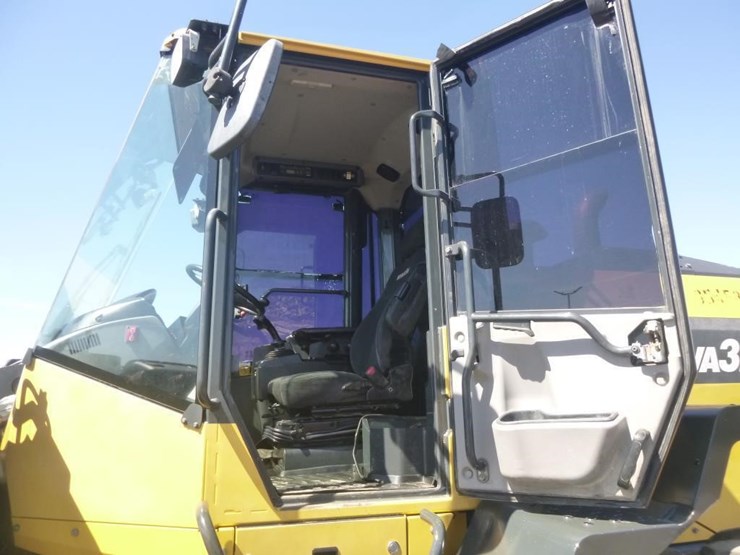 2018-komatsu-wa320-8-image-7