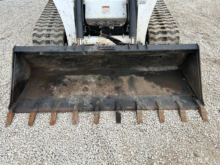 2017-bobcat-t870-image-9