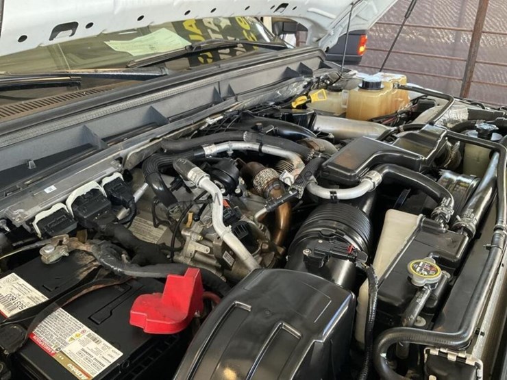 2014-ford-f550-image-18