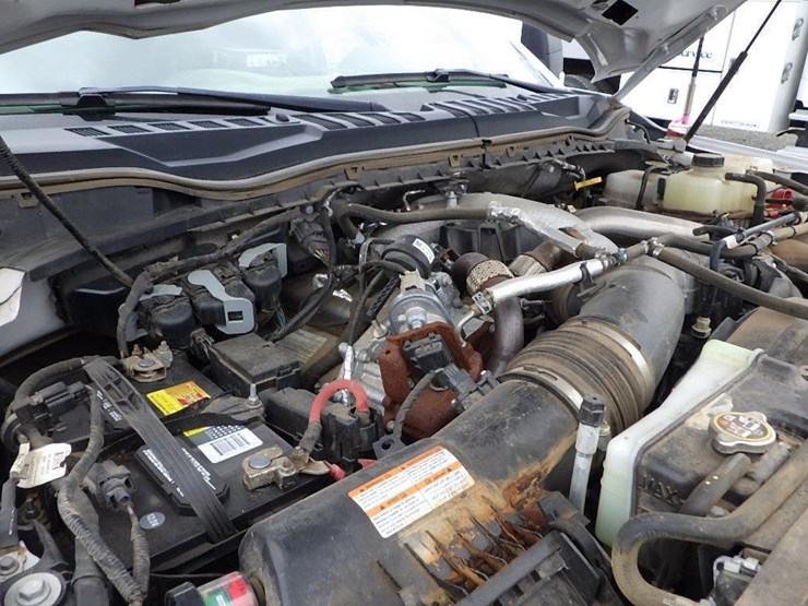 2022-ford-f550-image-27