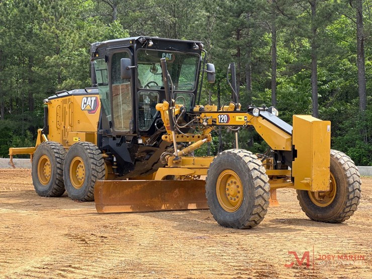 2021-caterpillar-120-image-1