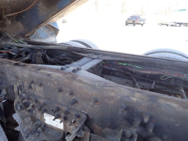 2012-caterpillar-ct660s-image-73