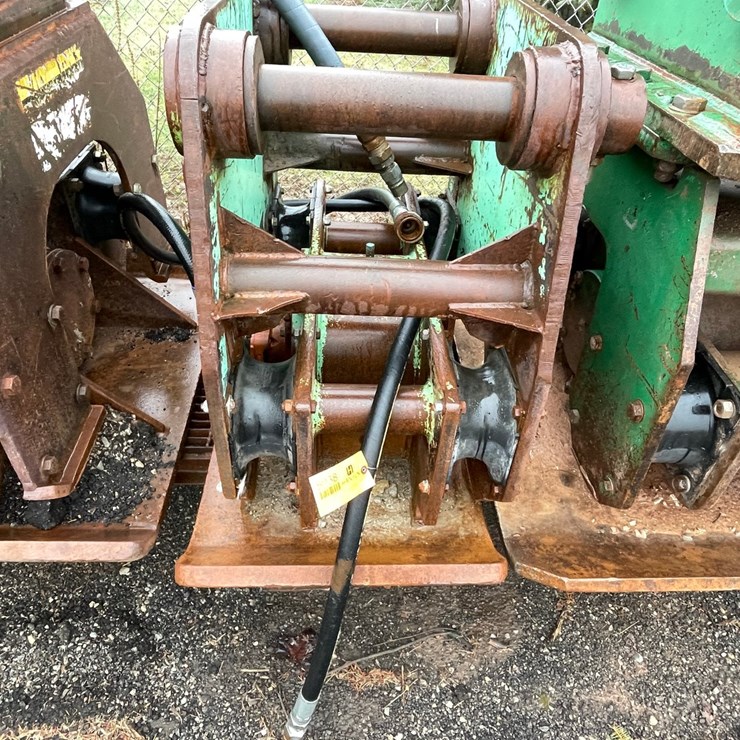 #5038 • Hydraulic Plate Compactor Attachment