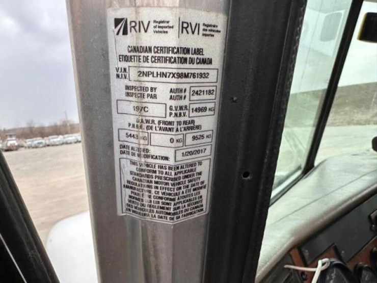 2008-peterbilt-335-image-18