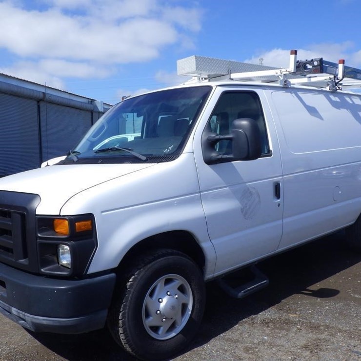 2011 FORD CARGO