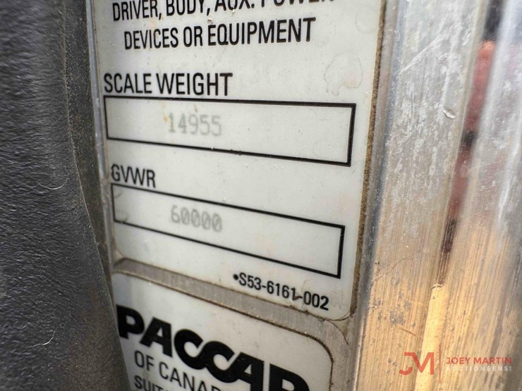 2019-peterbilt-348-image-31