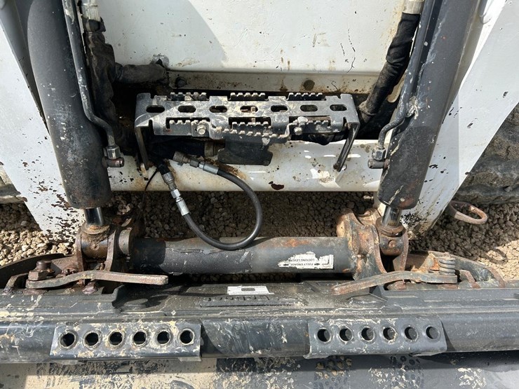 2022-bobcat-t770-image-10