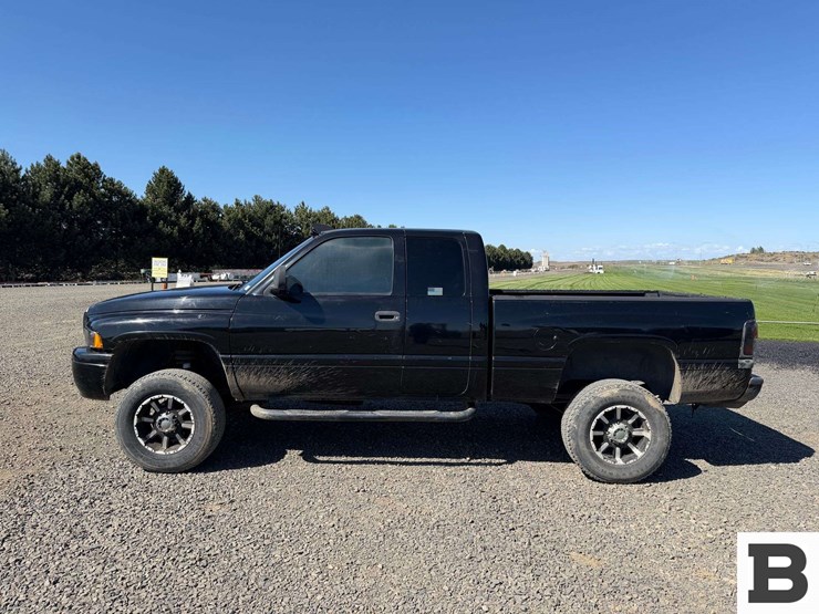 2000-dodge-ram-2500-image-2