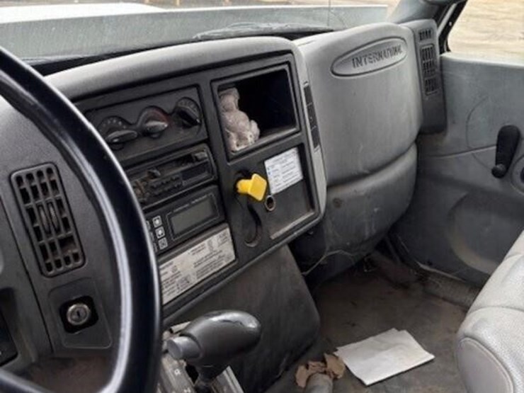 2006-international-durastar-4200-image-7