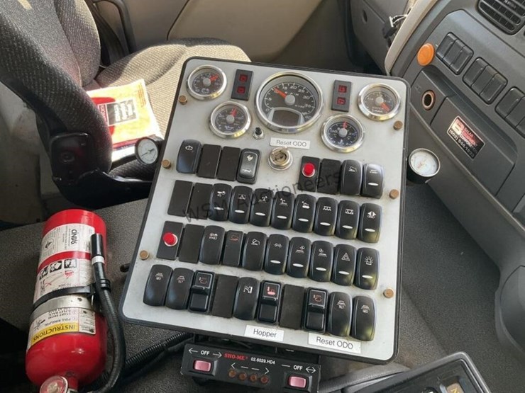 2016-kenworth-k370-image-24