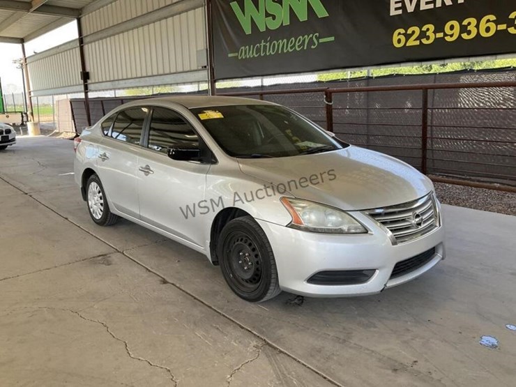 2015-nissan-sentra-sdn-image-2