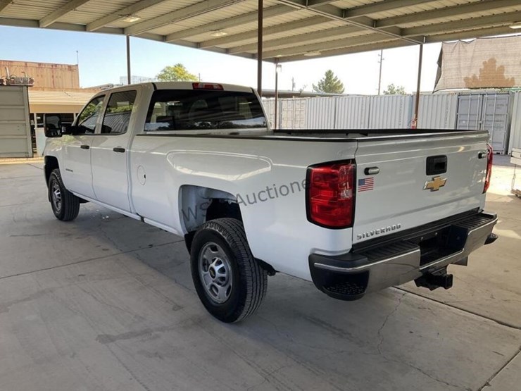 2018-chevrolet-silverado-2500hd-image-5