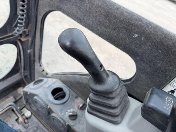 2013-bobcat-324-image-11