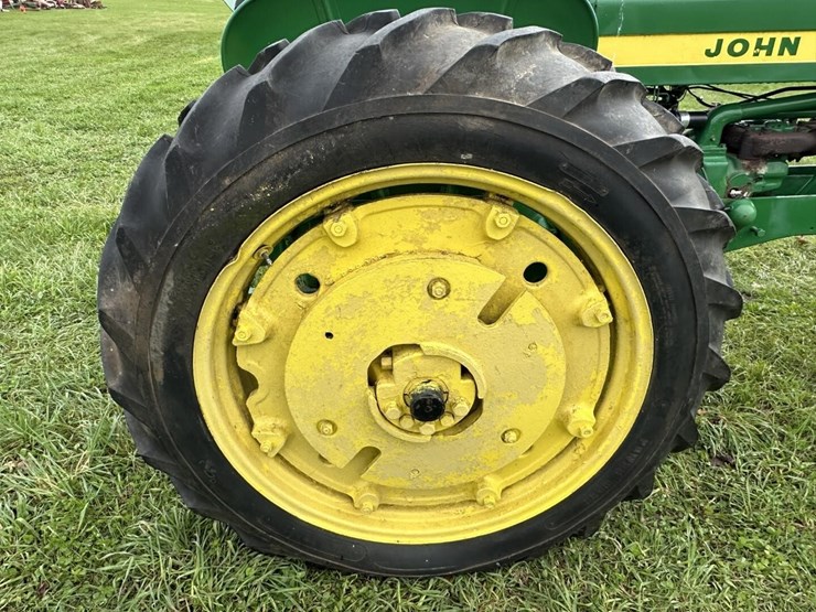 john-deere-520-image-9