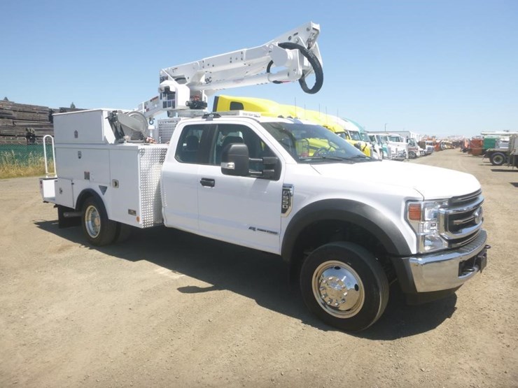2022-ford-f550-image-2