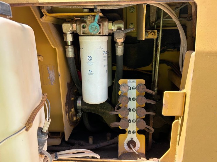 caterpillar-d4g-lgp-image-15