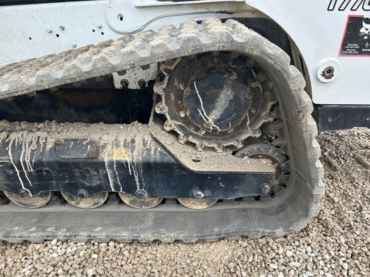 2022-bobcat-t770-image-18
