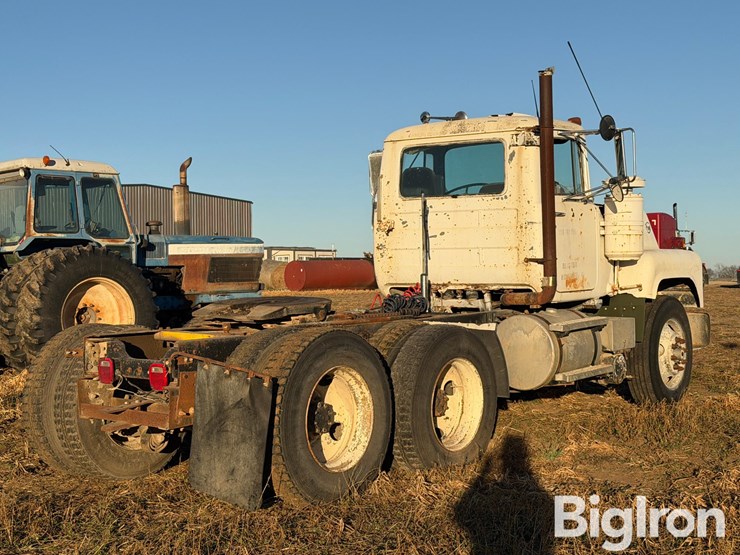 1986-mack-rs688lst-t/a-truck-tractor-image-5