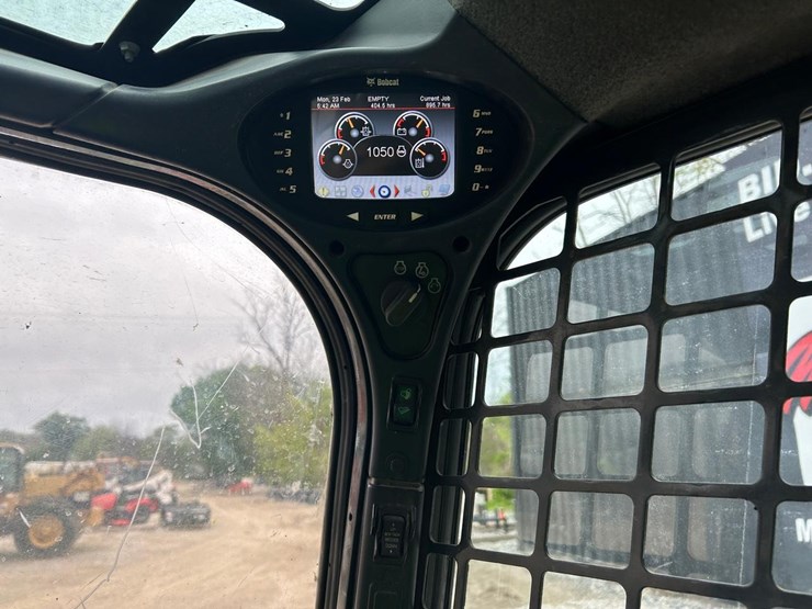 2019-bobcat-s740-image-22