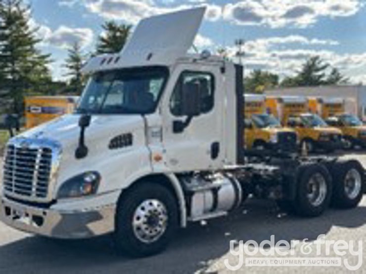 2017-freightliner-cascadia-113-image-1