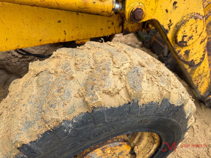 1992-john-deere-310d-image-13