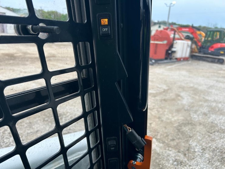 2022-bobcat-s740-image-22
