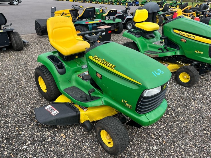 john-deere-lt160-image-1