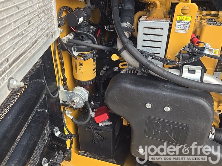 2021-caterpillar-289d3-image-36